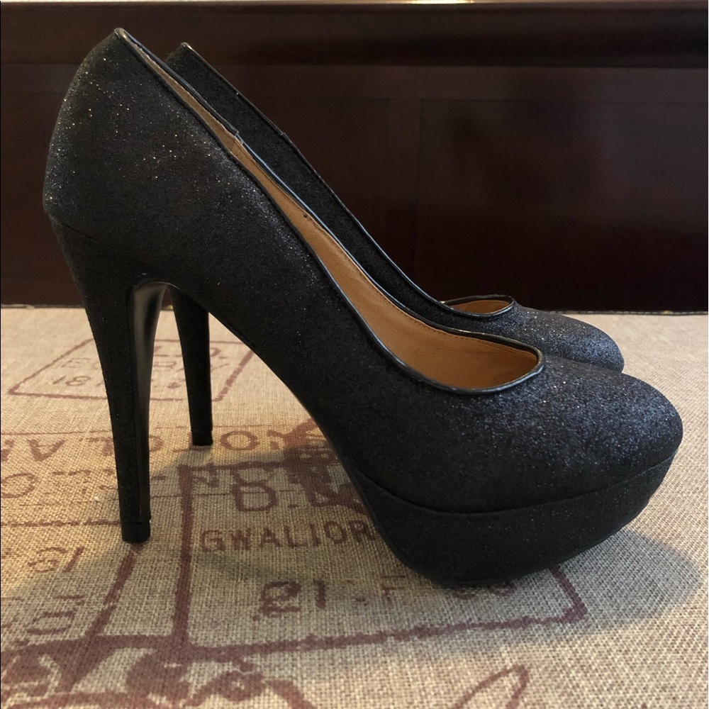 Black Sparkle Pumps